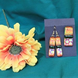 Beautiful dichoric glass earrings and pendant set